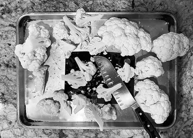 How to Cut Cauliflower Without Making a Mess image 2