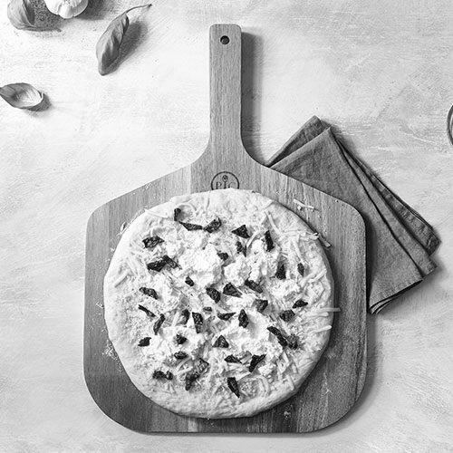 Can You Cut Pizza on a Pizza Stone? image 0