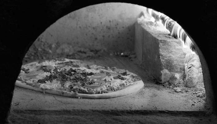 How to Make Crispy Thin Crust Pizza in a Wood Fire Oven image 0