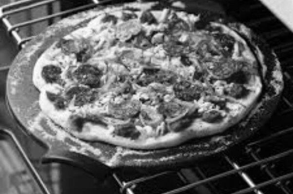 Ive Got a Pizza, How Do I Cook It Without Tin-Foil? image 0