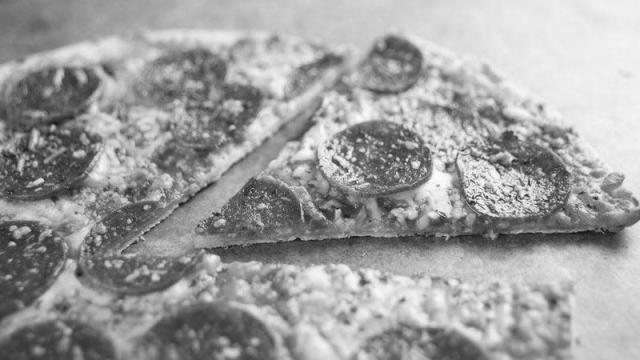 Why Do Frozen Pizzas at the Supermarket Have Horrible Crusts? image 5