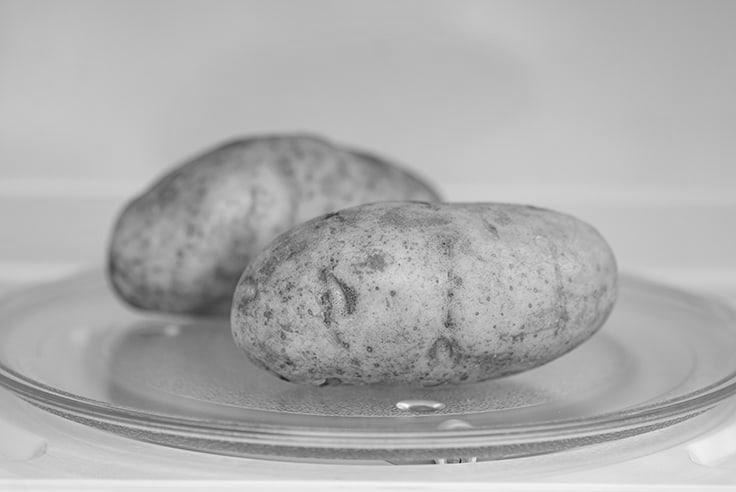 How to Cook Potatoes in the Microwave photo 4